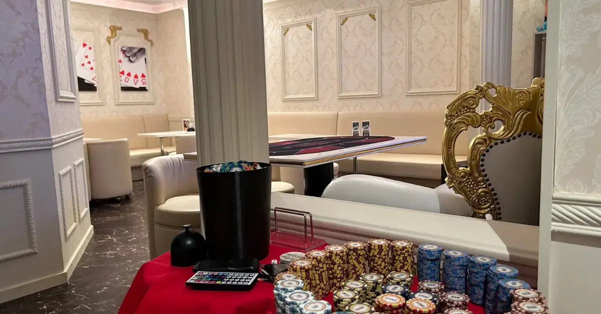 ｛恵比寿 ウィンラウンジ（wynn lounge）｝のメインフロアを撮影した店内内装