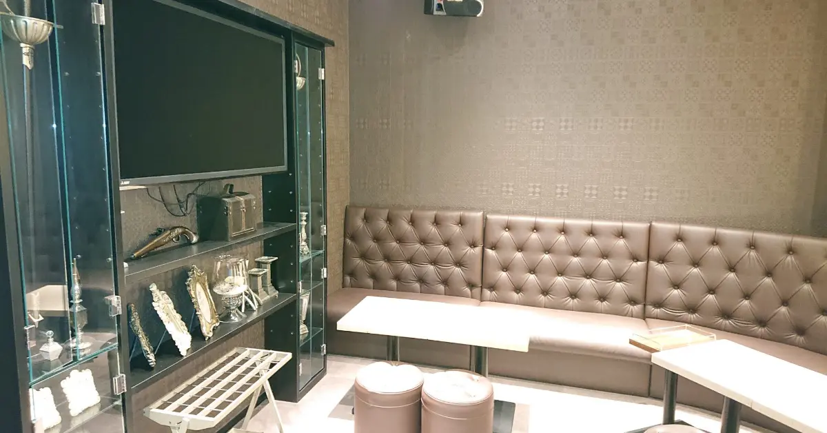 ｛銀座 モノリス（monolith）｝のセカンド個室VIPルームを撮影した店内内装