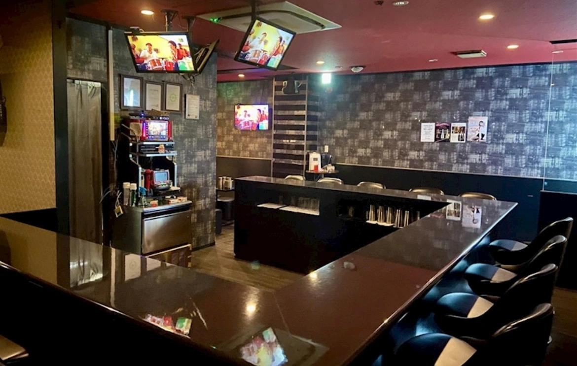 船橋カラーズ店内写真