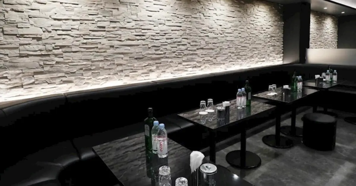 船橋ベラージオ(CLUB Bellagio)のメインフロアをソファ側から撮影した店内内装