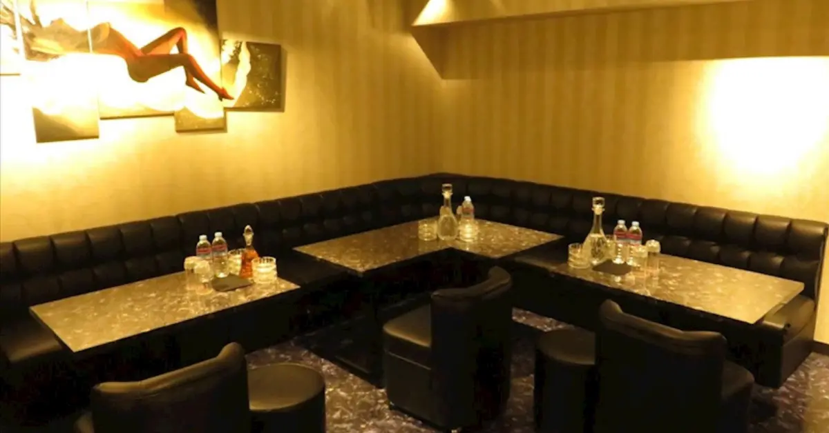 成田ハニービー(Honey&Be)の個室VIPルームを撮影した店内内装