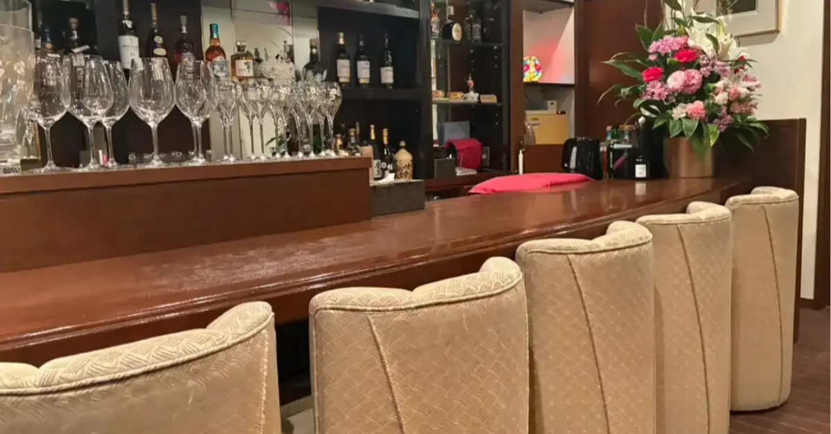 銀座アン(Club UN)のカウンターを撮影した店内内装