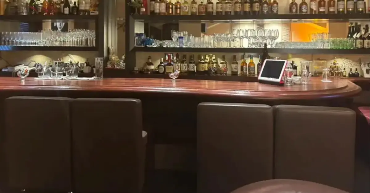 銀座サクラコ(櫻子)のカウンターを撮影した店内内装