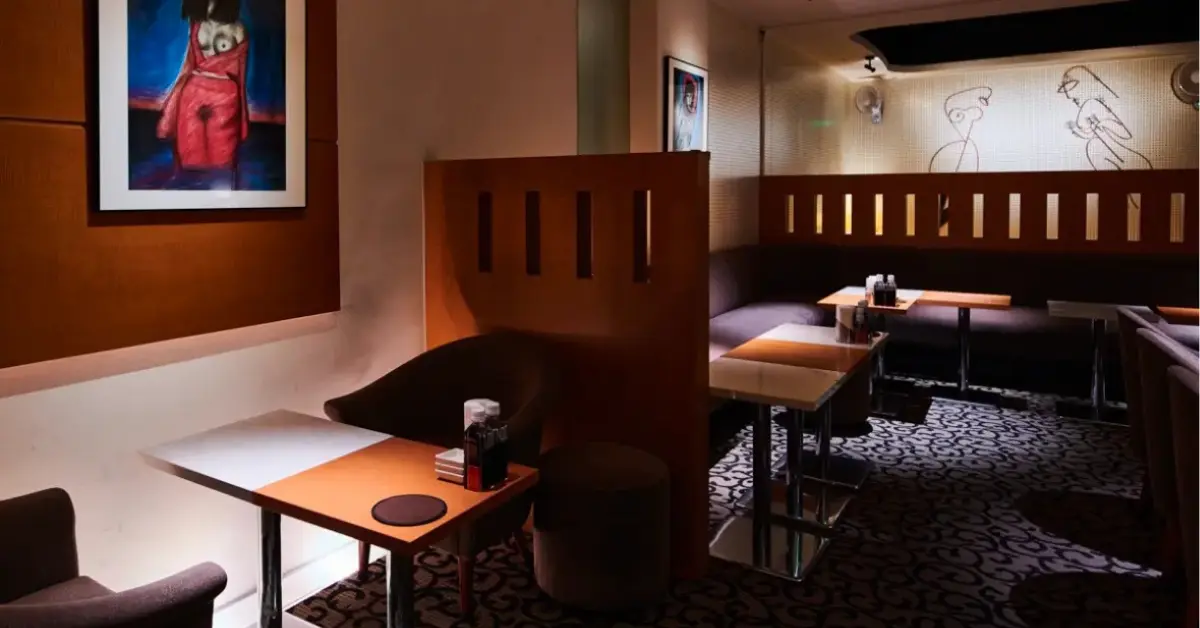 銀座サロン(Salon)のメインフロアを撮影した店内内装