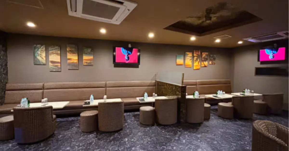 ｛千葉 ノヴァ（club Nova）｝メインフロアをソファ側から撮影した店内内装