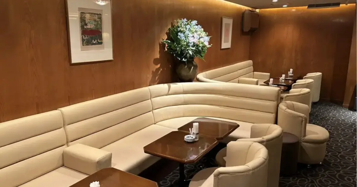 銀座アユカワ(あゆかわ)のメインフロアを撮影した店内内装