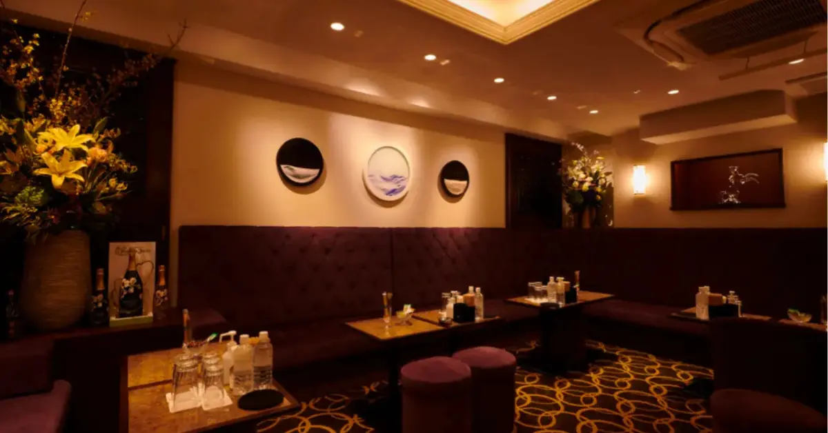 銀座フォルトゥナ（CLUB Fortuna）のメインフロアを撮影した店内内装
