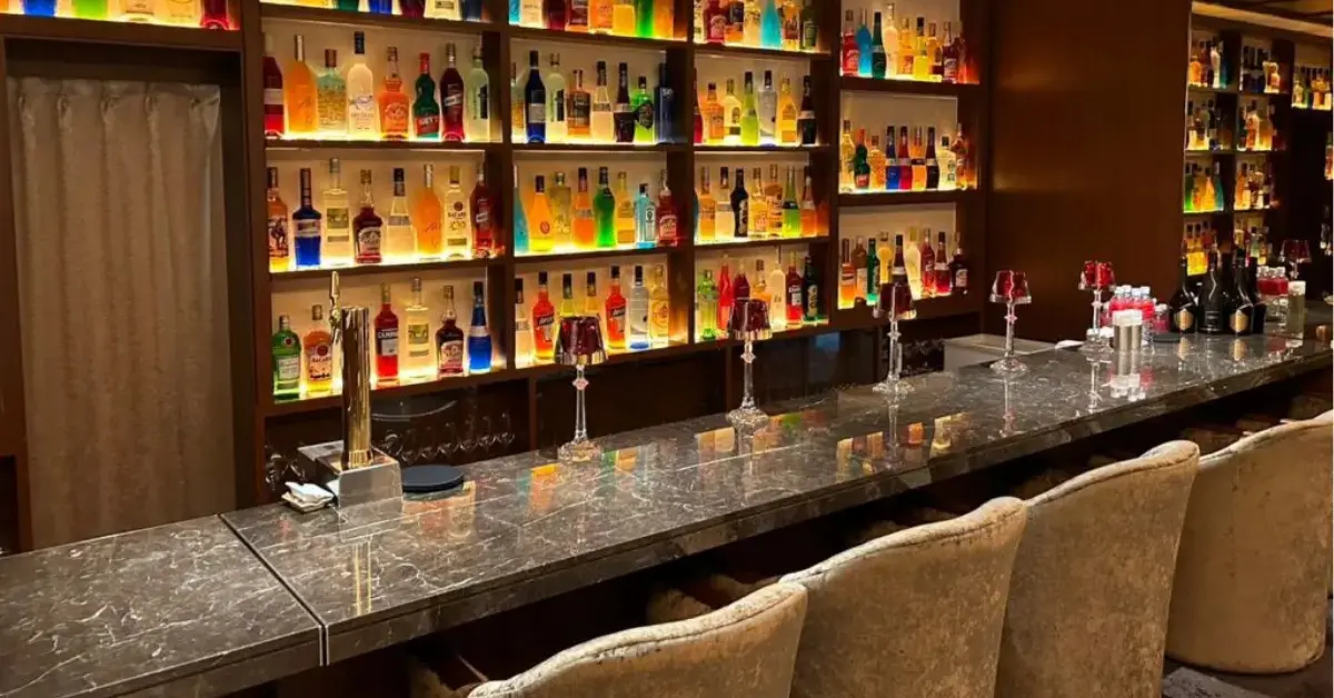 銀座パレス(Club Palace)のカウンターを撮影した店内内装