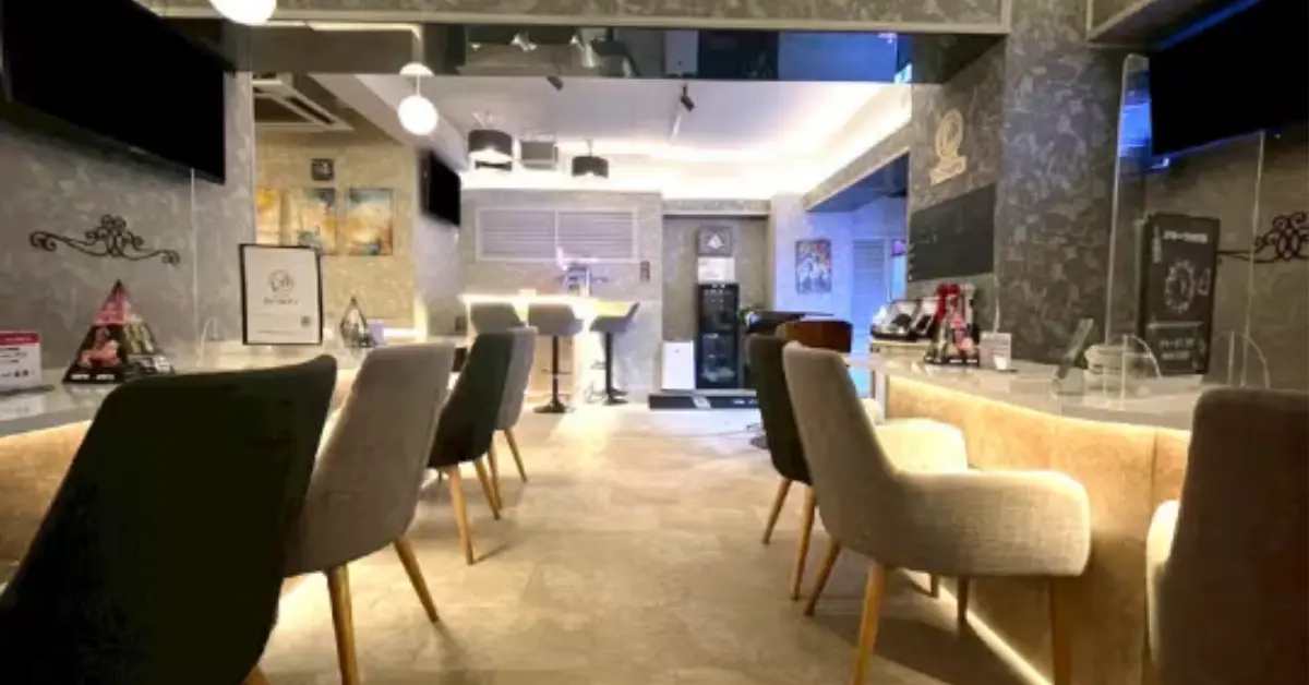 ｛錦糸町 ドンピー （DONPY）｝のカウンター席を撮影した店内内装